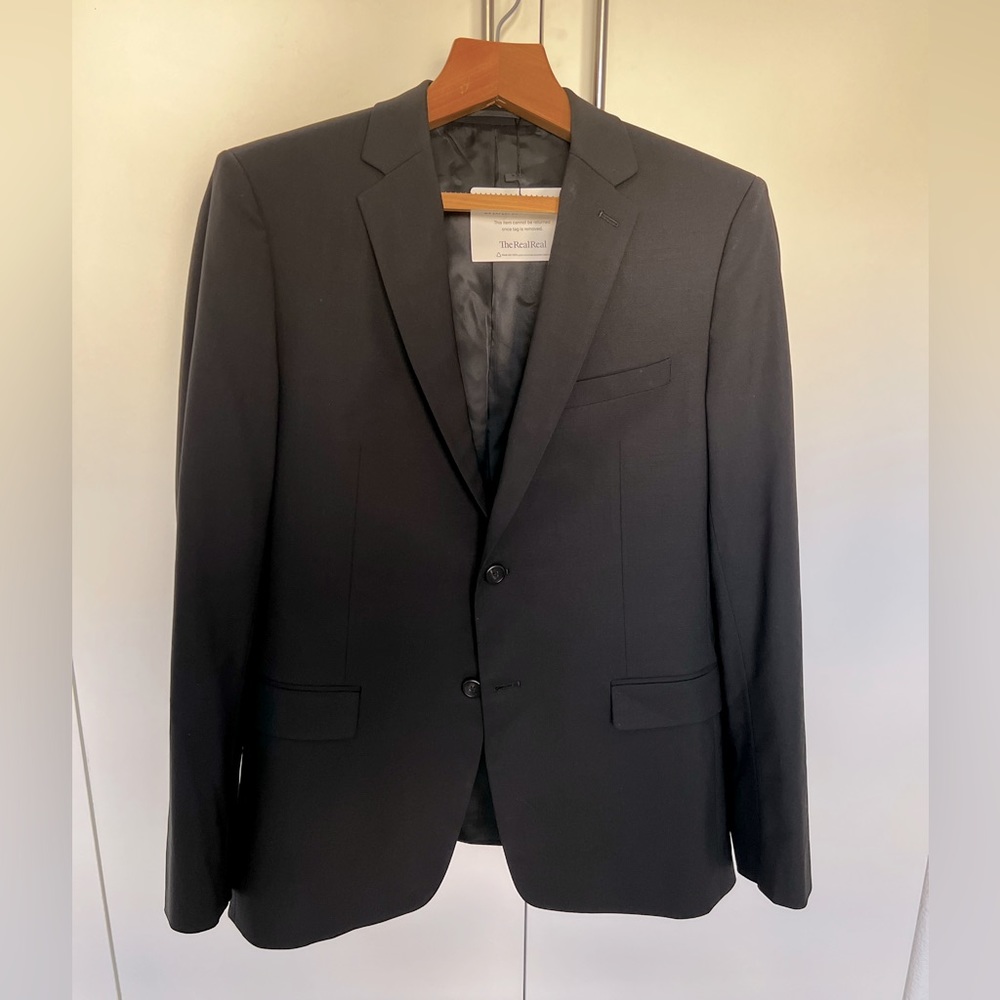 ❌ SOLD ❌ Theory Black Blazer - Size 42R